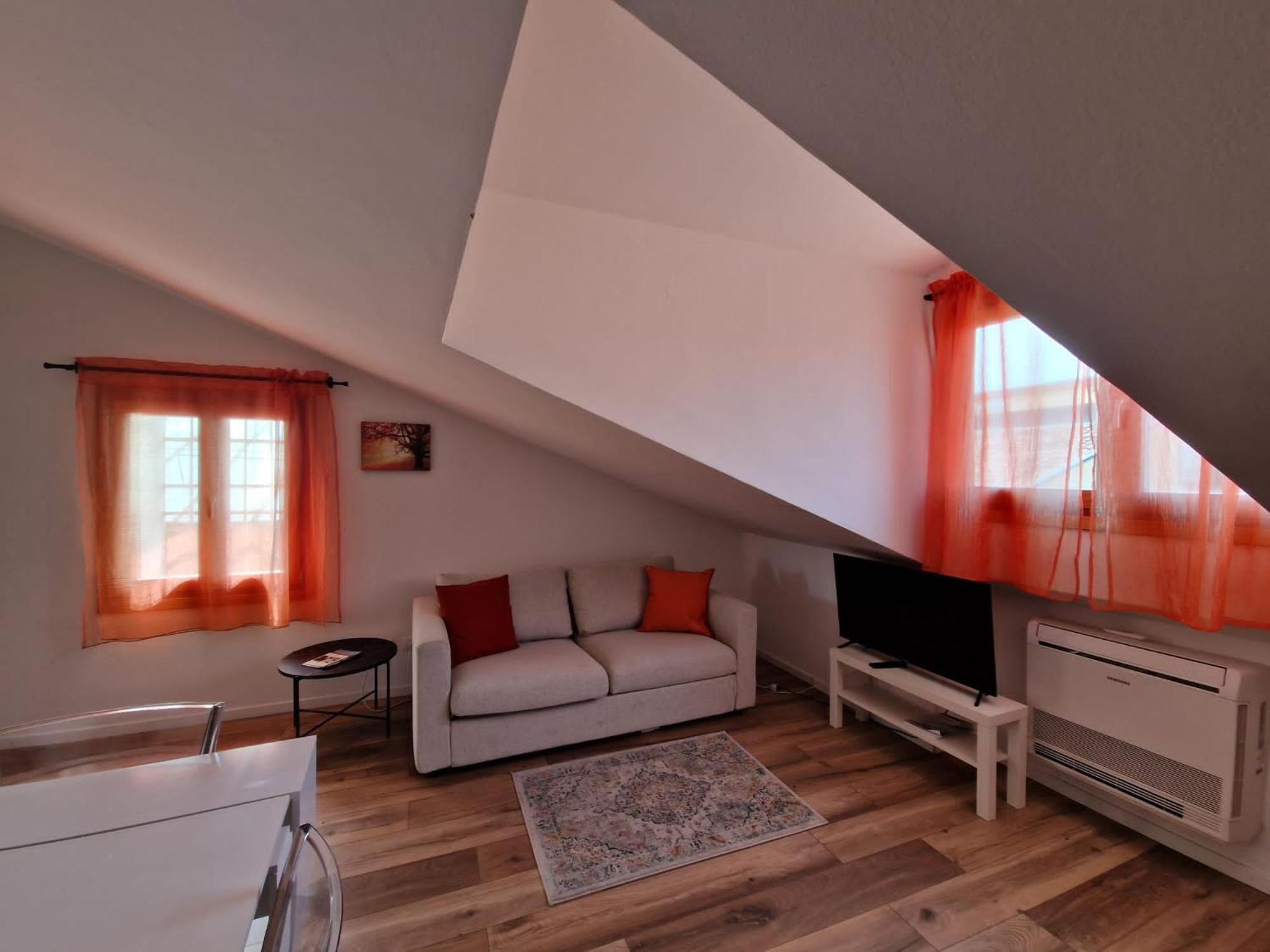 Enjoy - Mansarda Piccolo Tesoro In Centro Citta Apartment